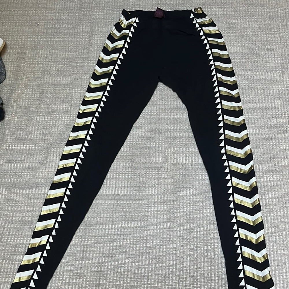 Black leggings